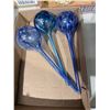 Image 1 : Glass water globes
