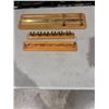 Image 1 : Cool table accessories