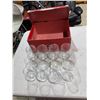 Image 1 : Glassware