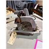 Image 1 : Black & Decker, Skil saw
