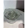 Image 2 : Vintage glass juicer