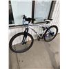 Image 2 : CCM bike