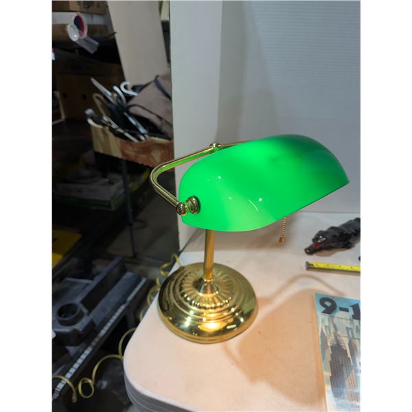 Desk lamp