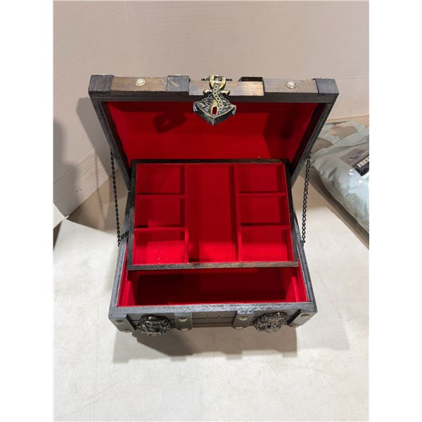 Treasure/jewelry box