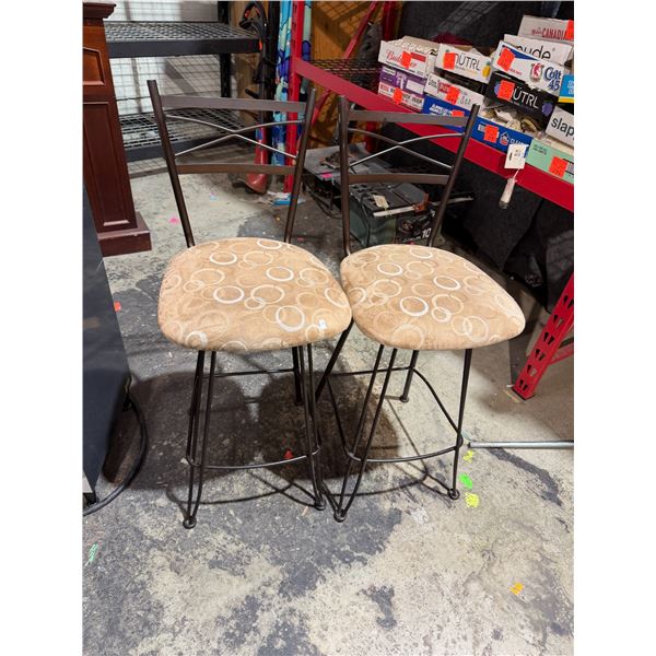 Stools 26 inches to the seat