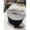 Image 1 : Basket