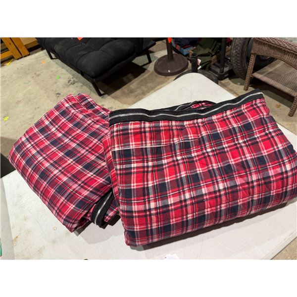 Reversible sleeping bags