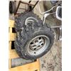 Image 1 : Tires AT 255/65R12