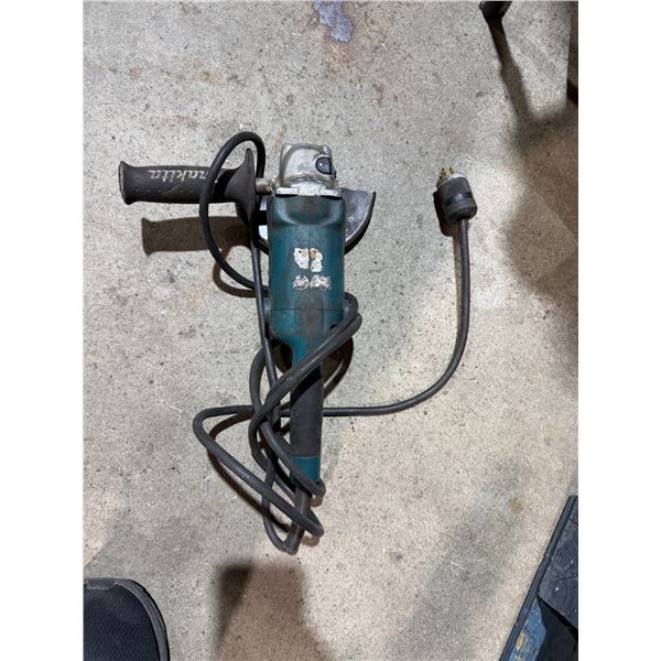 Makita GA6010 Angle Grinder -- Works Great