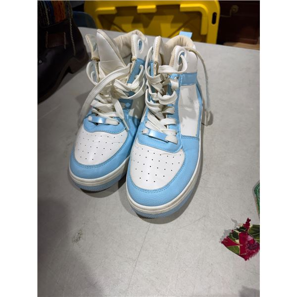 Shoes size 9