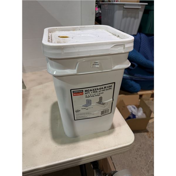 Rigid clip angles, 3 x 3 x 3 x 16 GA