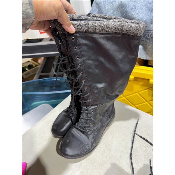 Boots size 10