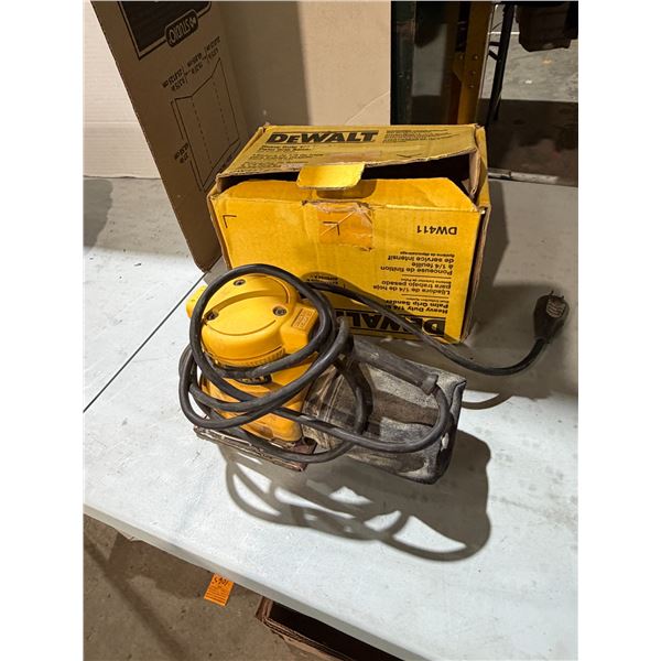 DeWalt heavy duty quarter inch sheets, grip sander