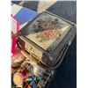 Image 2 : Sewing basket