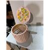 Image 1 : Vintage sewing basket