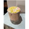 Image 2 : Vintage sewing basket