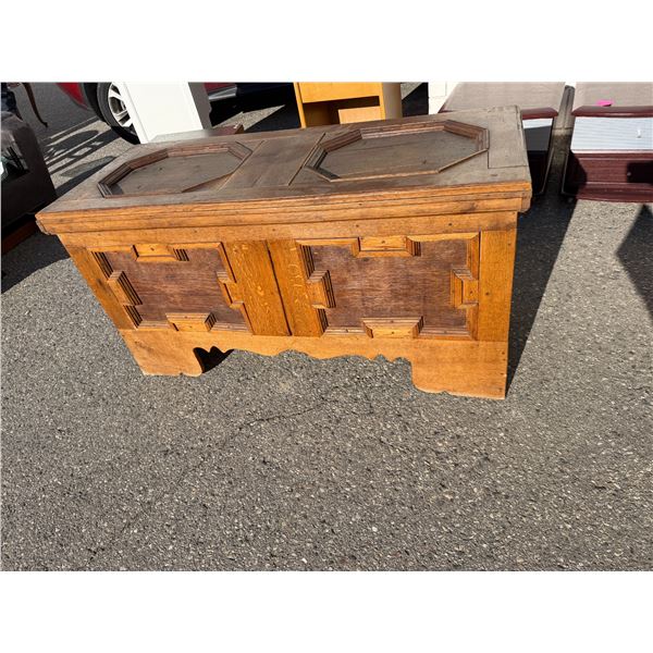 Wood chest 4' x 19" x 25 1/2" tall