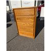 Image 1 : Dresser 32" x 17" x 46 1/2"