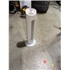 Image 1 : Oscillating fan