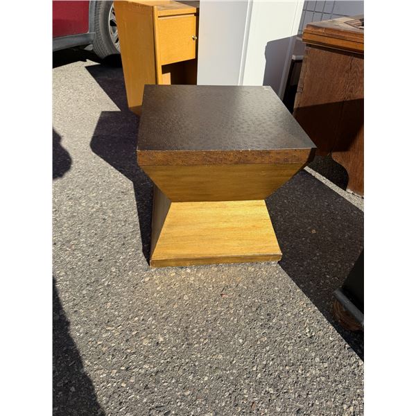 Storage table 18" x 18" x 18" tall