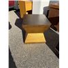 Image 1 : Storage table 18" x 18" x 18" tall