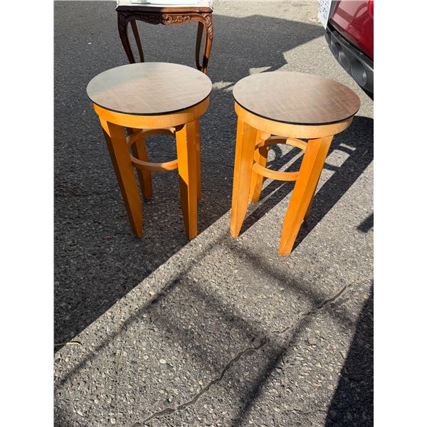 Pair of stools/ plant stands 22 inches tall