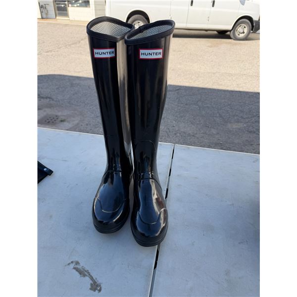 Hunter boots size 9