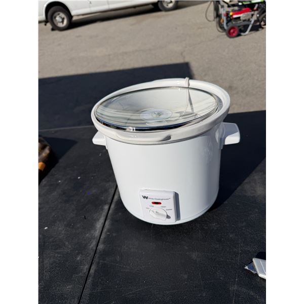 White Westinghouse crockpot