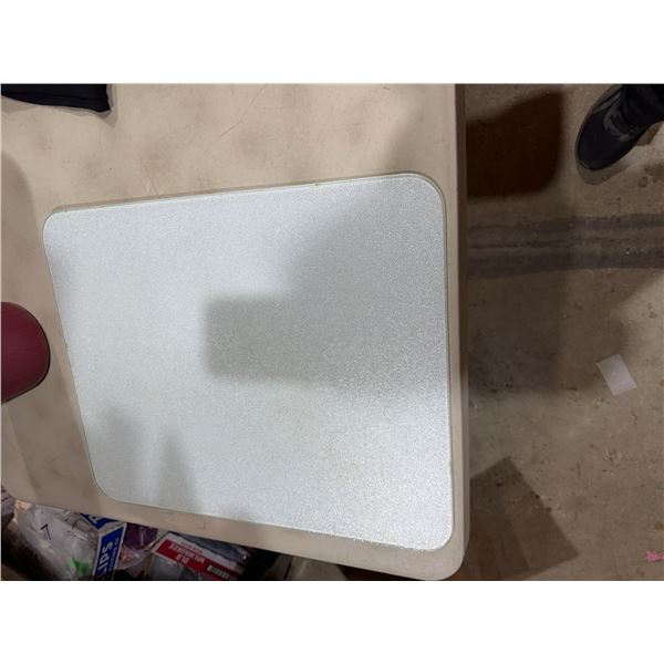 Glass cutting board 16" x 20"