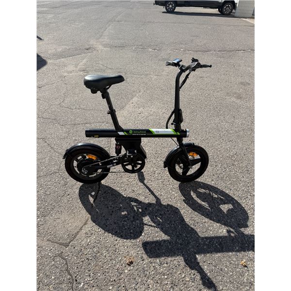 Electric Folding E-bike. Powers on and rides.
