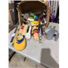 Image 1 : Paint supplies