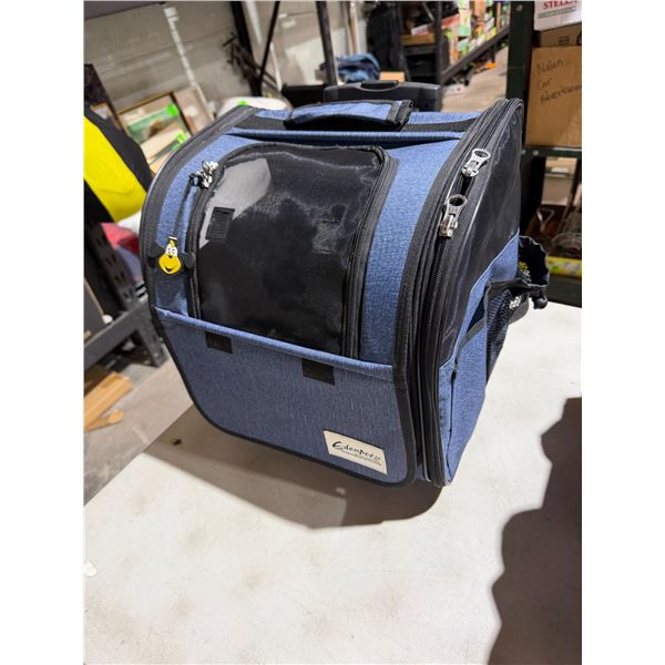 Pet carrier