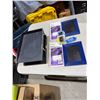 Image 1 : Office supplies, pens, and frames
