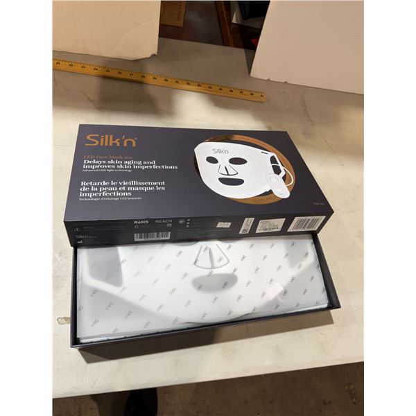 SILK' LED face mask 100