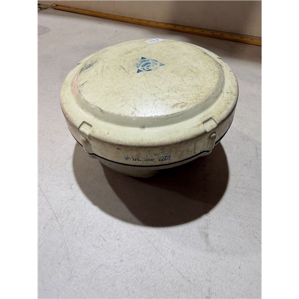 TRIMBLE  R six – model two