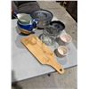 Image 1 : Kitchen items