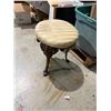 Image 1 : Stool