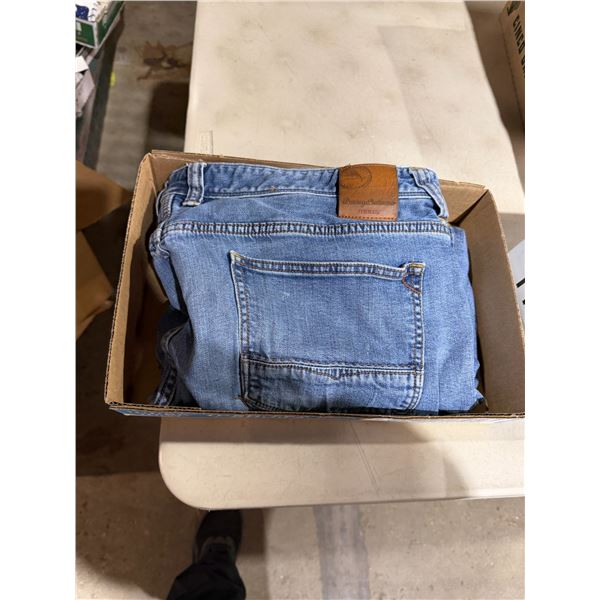 Tommy Bahama 40 x 30