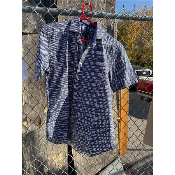 BUGATCHI shaped fit size not M