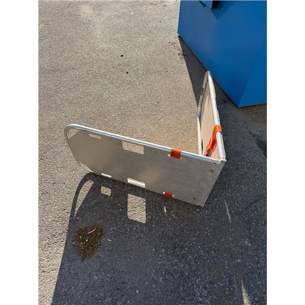 Folding stretcher