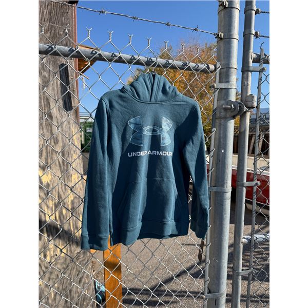 NWT under Armour youth medium hoodie