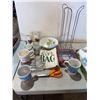 Image 1 : Mugs and other items