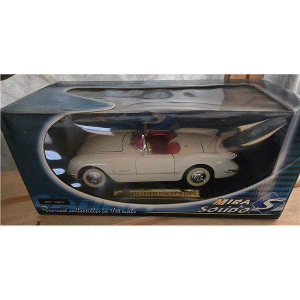 Mira Solido 1:18 Scale Die-Cast Chevrolet Corvette Convertible Model
