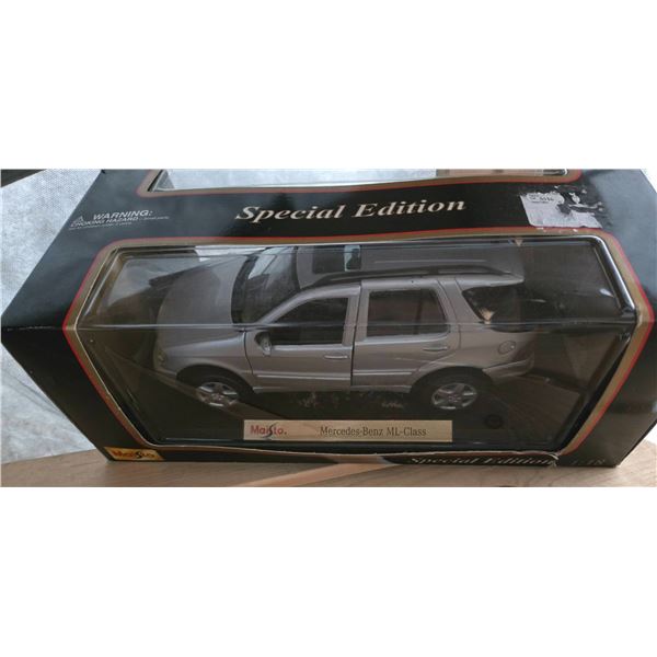 Maisto Special Edition Mercedes-Benz ML-Class Diecast Model Car