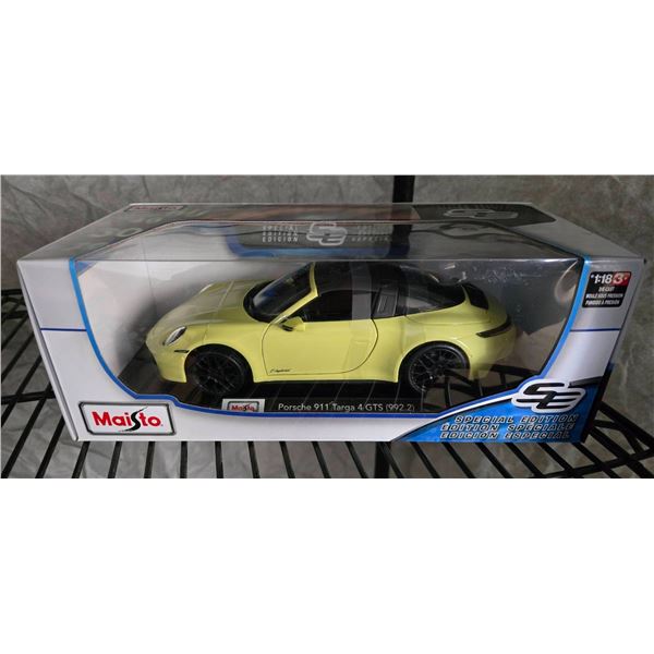 Maisto Porsche 911 Targa 4 GTS (992.2) Diecast Model Car, Yellow