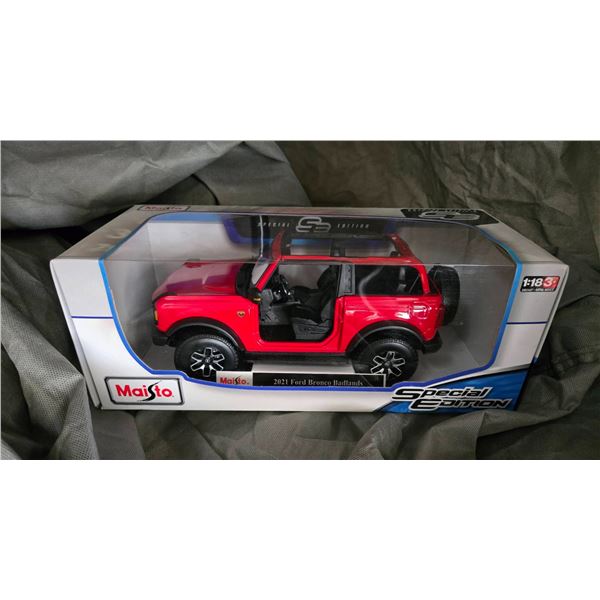 Maisto 1:18 Scale 2021 Ford Bronco Badlands Diecast Model, Special Edition