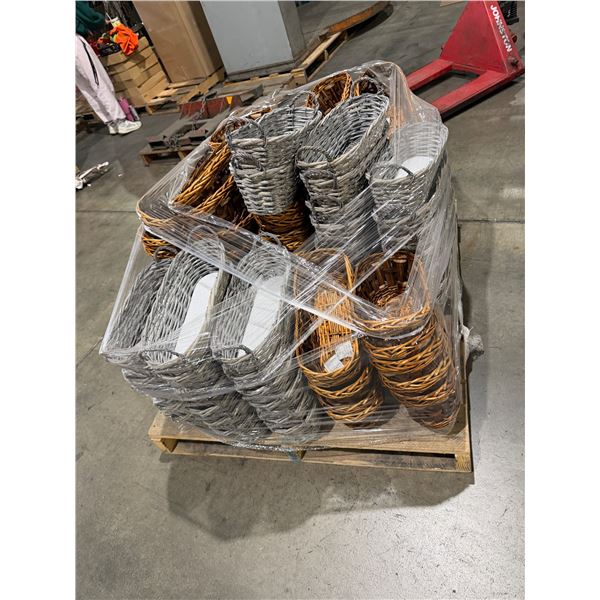 Pallet of baskets — image 4