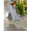 Image 3 : Crafting flowers and Bin