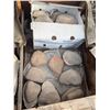 Image 2 : 30 ft.² Lakeshore River rock