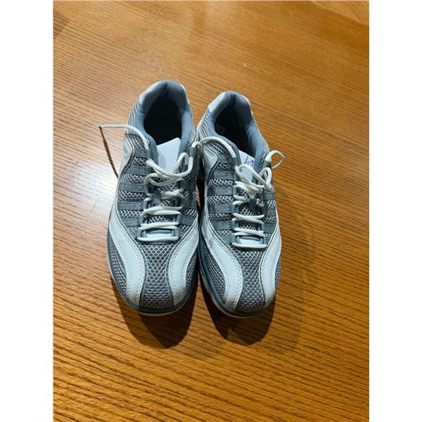 Golf shoe size 7 new